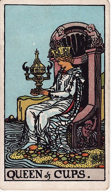 Kelyhek Királynője (Rider–Waite–Smith, 1909)